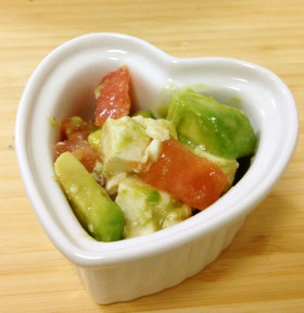アボカド、豆腐、トマトの柚子胡椒サラダ