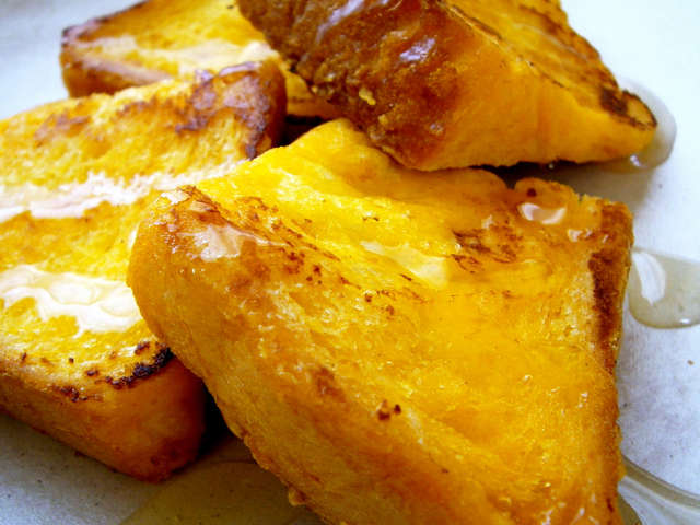 甘い朝食 食パンで簡単 フレンチトースト By Chisora クックパッド