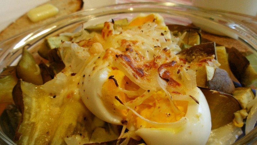 ゆで卵とさつま芋のほくほくグラタンの画像