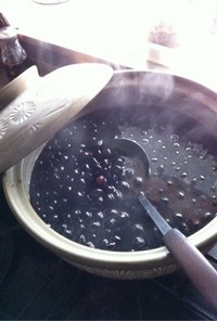 おせち料理に⚫︎土鍋で炊くふっくら黒豆
