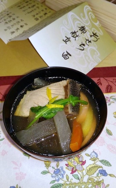 鰤と蛤のお雑煮　広島系の写真