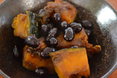 簡単お正月の黒豆リメイク☆かぼちゃの煮物の写真