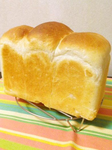 我が家の山型ミルク食パンの写真