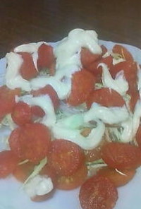冷凍トマトとキャベツのサラダ