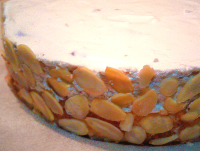 プリンスポンジとレアチーズの柔らかケーキの画像