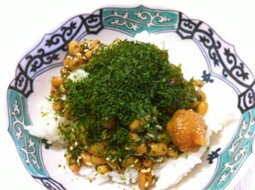 青海苔た~っぷりの納豆丼