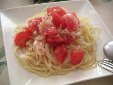 トマトと玉ねぎの冷たいスパゲティ.。・.*の写真