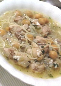 チキンショルバ（アルジェリアのスープ）