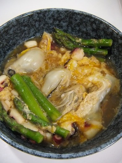 パワーレシピ！牡蠣蛸アスパラの卵とじの写真