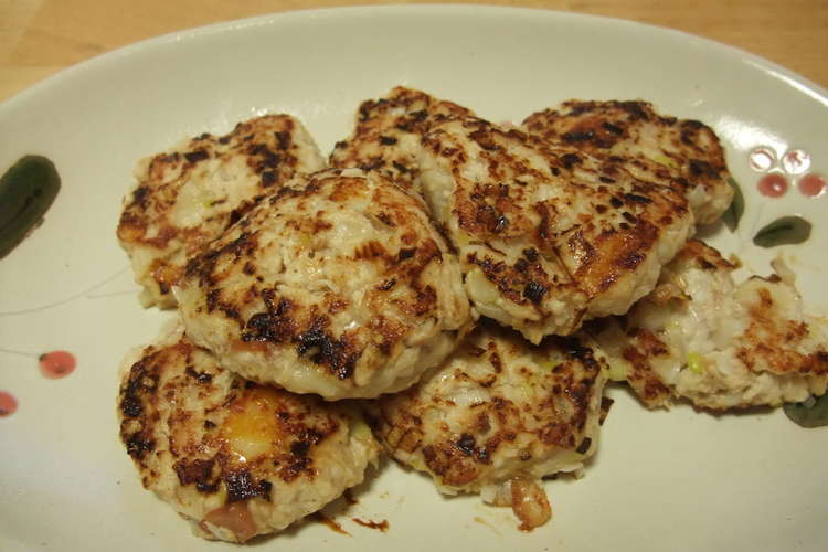 鶏肉の梅チーズハンバーグ レシピ 作り方 By ふみるまろん クックパッド 簡単おいしいみんなのレシピが359万品
