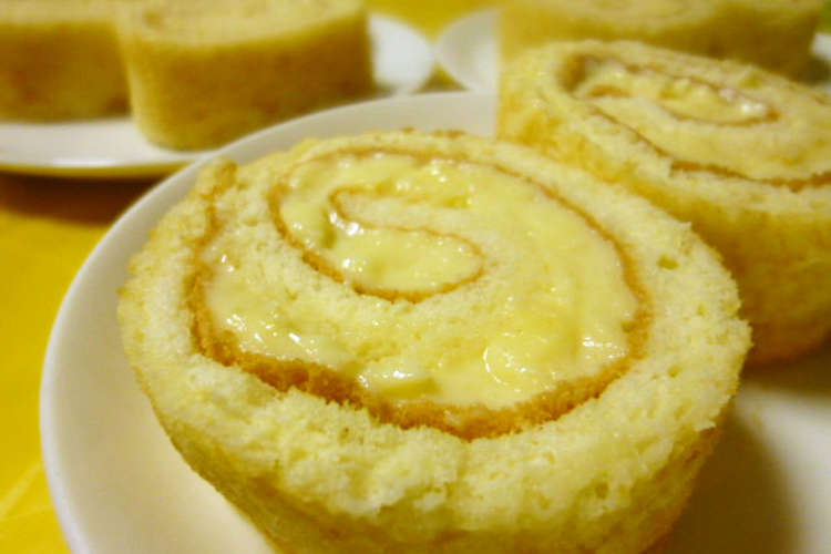 カスタードクリームでロールケーキ レシピ 作り方 By さにパン クックパッド