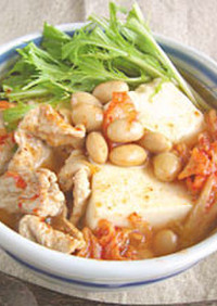 蒸し大豆と豆腐のキムチスープ