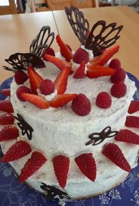 誕生日ケーキ　イチゴ