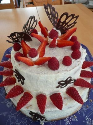 誕生日ケーキ　イチゴの画像