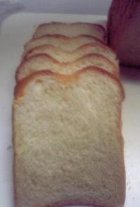 生クリーム食パン「クィーンブレッド」