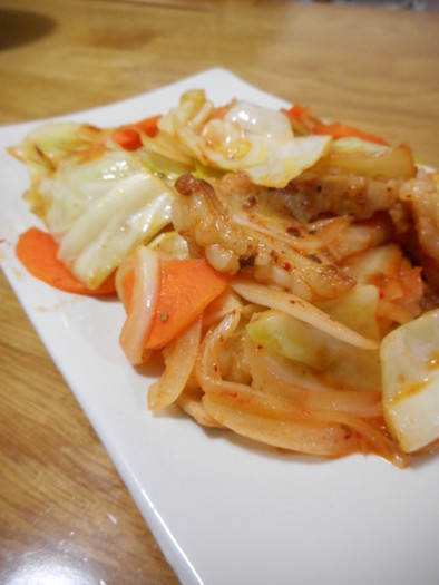 ホルモンキムチ野菜炒めの写真