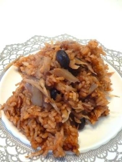 黒豆とごぼうの味噌炊き込み飯の写真