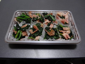 お弁当冷凍 ほうれん草とベーコンの炒め物