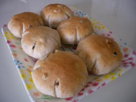 くるみとレーズンのパン