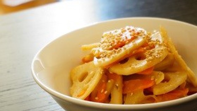れんこんと人参の味噌バターきんぴら レシピ 作り方 By Ai19891025 クックパッド 簡単おいしいみんなのレシピが360万品