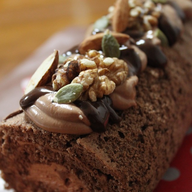 ナッツのチョコロールケーキ レシピ 作り方 By こじか食堂 クックパッド 簡単おいしいみんなのレシピが350万品