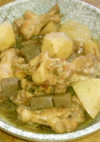 圧力鍋で、鶏手羽元と里芋のピリ辛煮