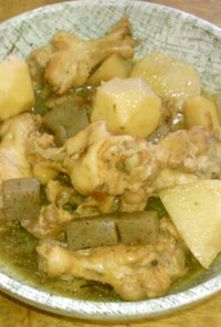 圧力鍋で、鶏手羽元と里芋のピリ辛煮