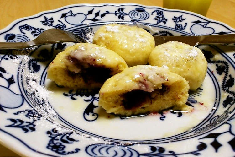 フルーツのクネドリーキ チェコ料理 レシピ 作り方 By Zelvicka クックパッド 簡単おいしいみんなのレシピが376万品