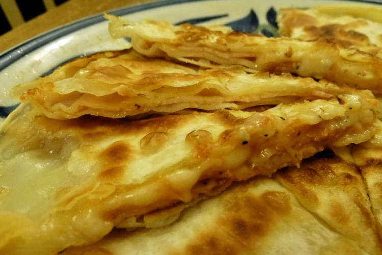 簡単おつまみ 餃子の皮でハムチー挟み焼き レシピ 作り方 By Kouayaa クックパッド 簡単おいしいみんなのレシピが352万品