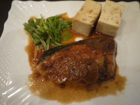 醤油麹で 簡単煮付け♪ ブリ豆腐♡