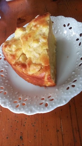 簡単 サクサクリンゴとクリチのケーキ