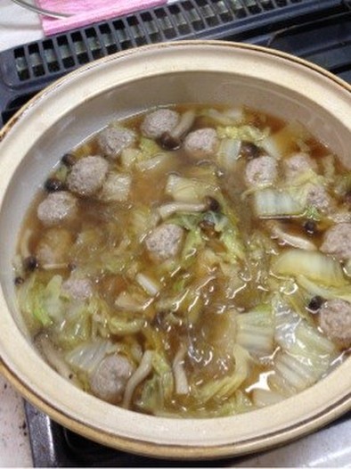 白菜と肉団子の中華鍋の写真