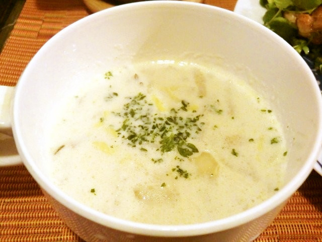 白菜、ベーコン、舞茸のミルクスープの画像