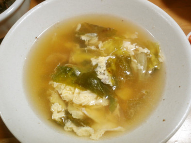 炒めレタスのスープの写真