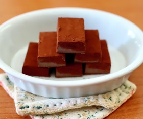 混ぜるだけ。豆乳で作れるなめらか生チョコ
