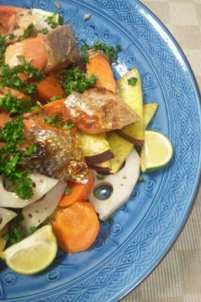 焼き鮭と温根菜の和イタリア醤油の写真