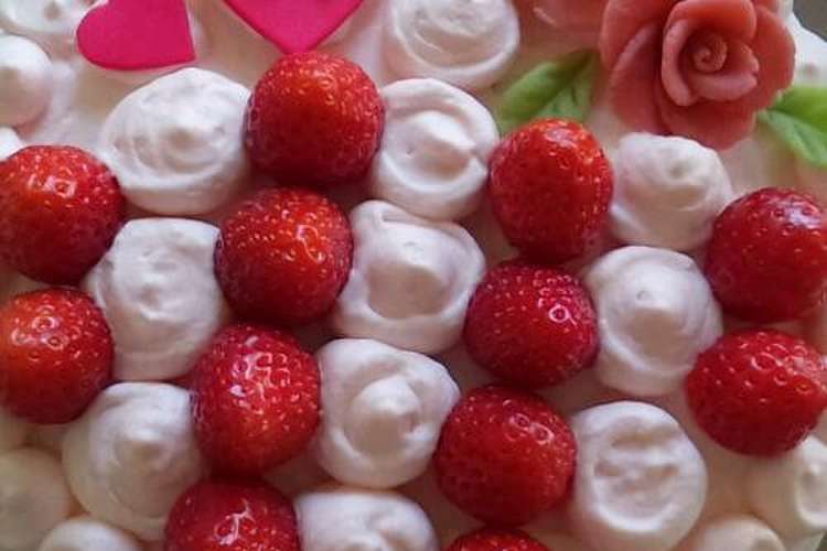 かわいい いちごのピンクケーキ レシピ 作り方 By たっちママ クックパッド