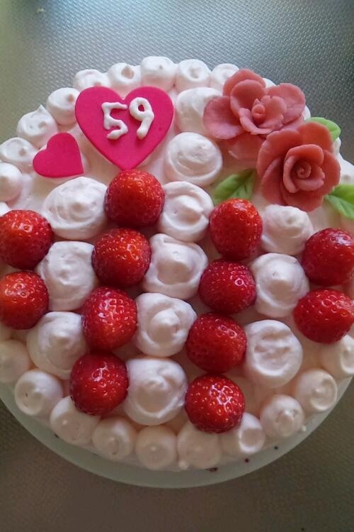 かわいい♥いちごのピンクケーキ♥の画像
