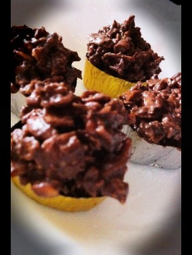 簡単バレンタイン♡柿の種チョコクランチ