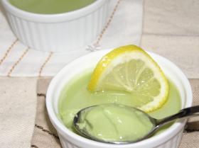 抹茶ムースのレモンシロップがけ