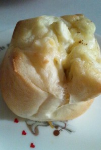 クリームチーズのふんわり惣菜パン