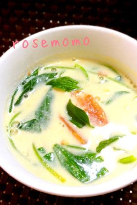 豆乳とトマトの味噌汁