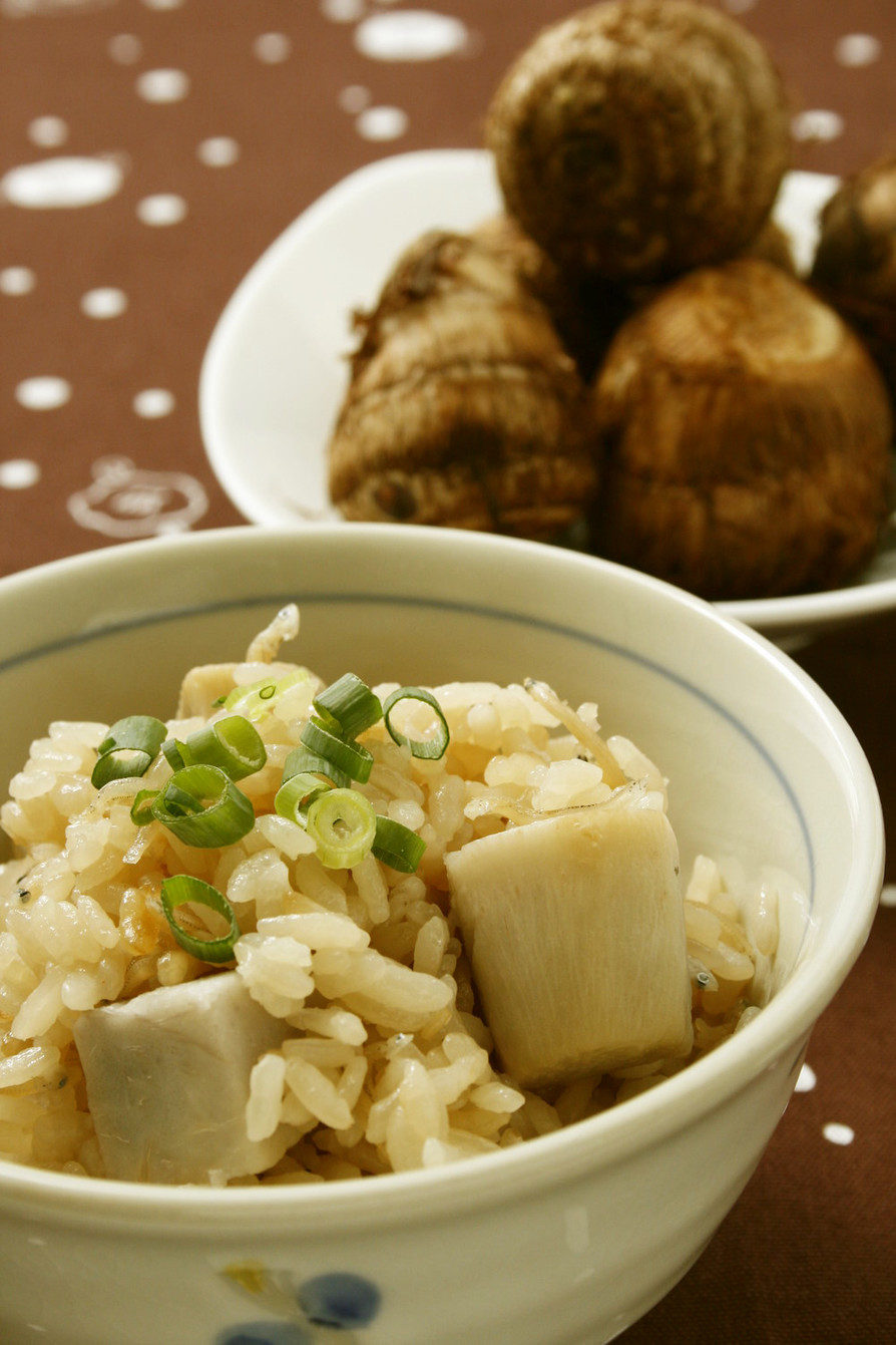 ビミサンで、里芋（八幡芋）の炊き込みご飯の画像