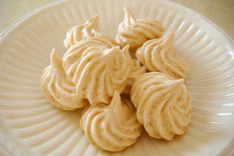 さくさく ココナッツのメレンゲクッキー レシピ 作り方 By はらぺこクリロ クックパッド 簡単おいしいみんなのレシピが351万品