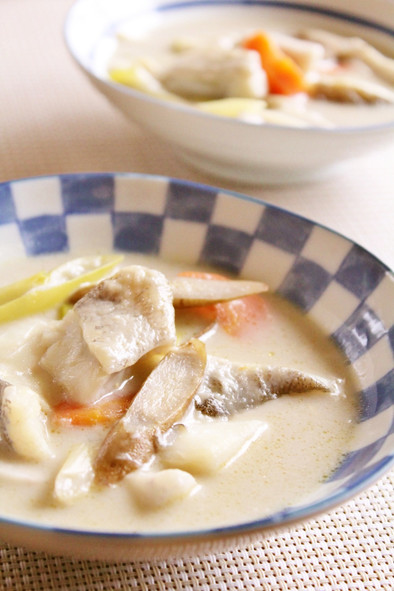 タラと根菜の味噌クリームシチューの写真