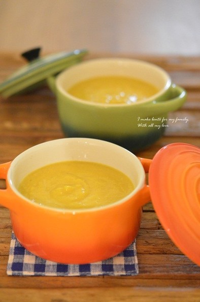 あめ色玉ねぎとかぼちゃの豆乳スープの写真
