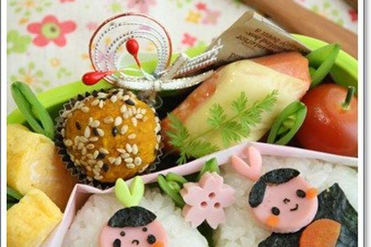 ひな祭りキャラ弁 三角おにぎりdeお雛様 レシピ 作り方 By Asamimaeda クックパッド 簡単おいしいみんなのレシピが355万品