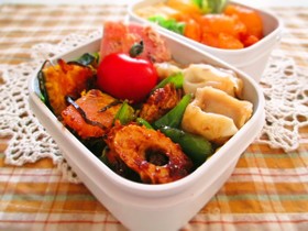 お弁当♪竹輪とピーマンのお好みソース炒め
