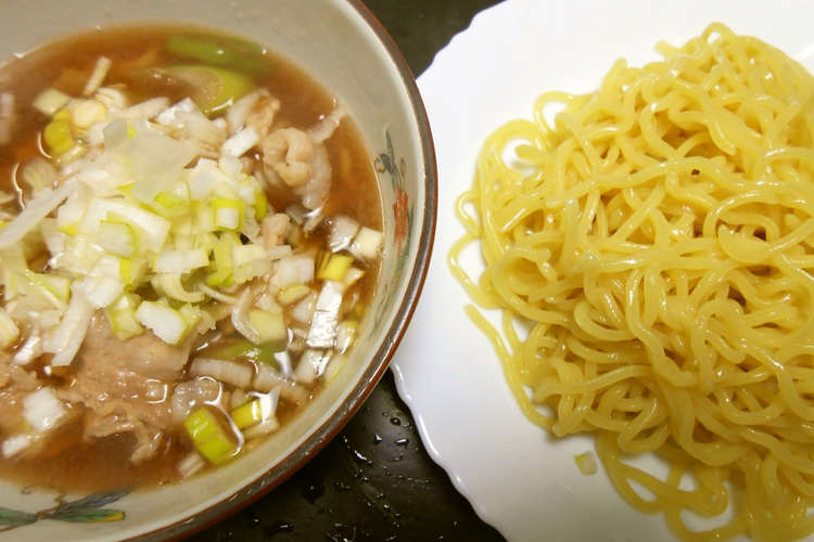 和風つけ汁で中華太麺のつけ麺 レシピ 作り方 By はなおじさん クックパッド 簡単おいしいみんなのレシピが355万品