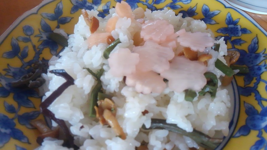 春の山菜ちらし寿司の画像